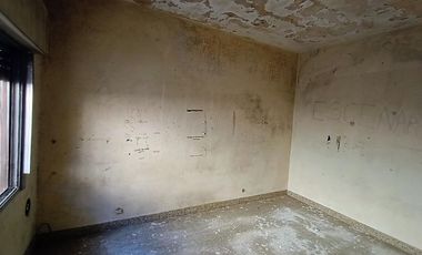 Reservada! Casa PH en Lanús Oeste 118 m2 a refaccionar completo. Sucesión