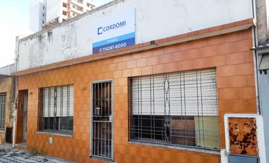 Reservada! Casa PH en Lanús Oeste 118 m2 a refaccionar completo. Sucesión