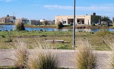 VENDE, LOTE A LAGUNA, PUEBLOS DEL PLATA, MAGALLANES al 200