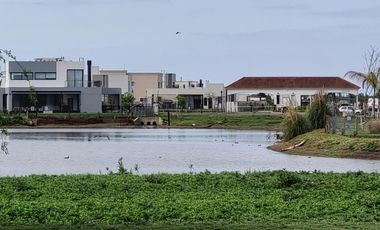 VENDE, LOTE A LAGUNA, PUEBLOS DEL PLATA, MAGALLANES al 200