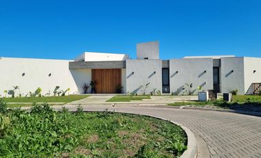 VENDE, LOTE A LAGUNA, PUEBLOS DEL PLATA, MAGALLANES al 200