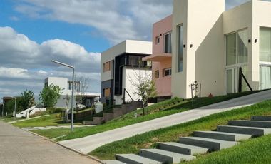 VENDE, LOTE A LAGUNA, PUEBLOS DEL PLATA, MAGALLANES al 200