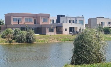 VENDE, LOTE A LAGUNA, PUEBLOS DEL PLATA, MAGALLANES al 200