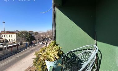 Venta departamento 3 ambientes con balcón en Lanús Este