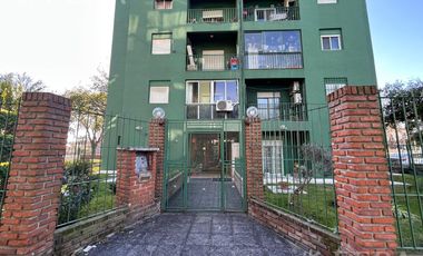 Venta departamento 3 ambientes con balcón en Lanús Este