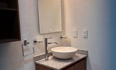 RENTO CASA EN COLINA ESMERALDA  $23,000