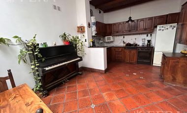 Venta casa 6 ambientes con patio en Crucecita