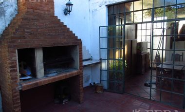 Venta casa 6 ambientes con patio en Crucecita