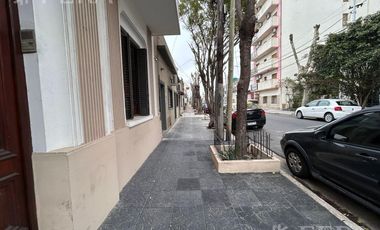 Venta casa 6 ambientes con patio en Crucecita