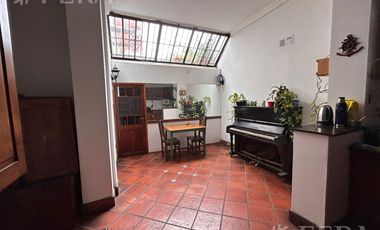 Venta casa 6 ambientes con patio en Crucecita