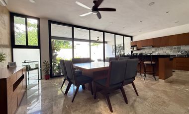 CASA EN VENTA PARQUE CENTRAL, Al Norte de la Ciudad de Mérida, Yuc.