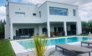 Casa a la laguna  en Santa Clara, Villanueva