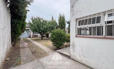 Casa 5 amb. con cochera doble y Galpón en Villa Primera