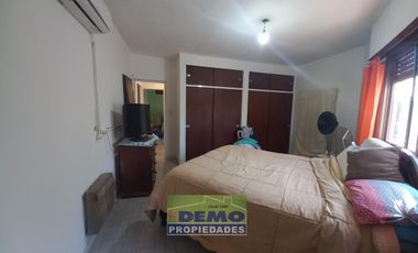 Casa en Planta Alta y 4 Departamentos