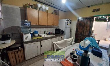 Casa en Planta Alta y 4 Departamentos