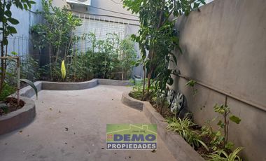 Casa en Planta Alta y 4 Departamentos