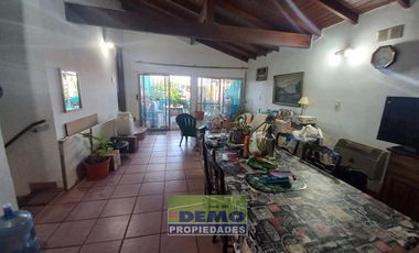 Casa en Planta Alta y 4 Departamentos