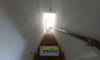 Casa en Planta Alta y 4 Departamentos