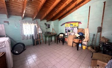 Venta casa 3 ambientes con patio en Sarandí