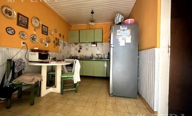 Venta casa 3 ambientes con patio en Sarandí