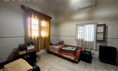 Venta casa 3 ambientes con patio en Sarandí