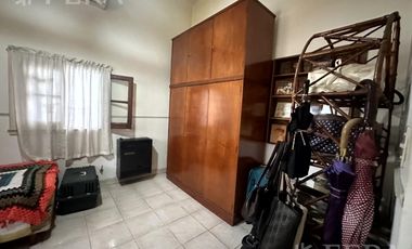 Venta casa 3 ambientes con patio en Sarandí