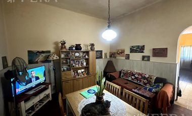 Venta casa 3 ambientes con patio en Sarandí