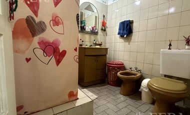 Venta casa 3 ambientes con patio en Sarandí