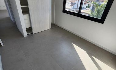 DUPLEX DE 4 AMBIENTES A ESTRENAR CON COCHERA Y TERRAZA EN PLANTA ALTA EN VENTA. CARAPACHAY
