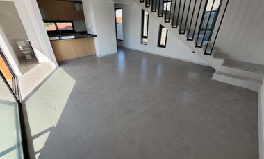 DUPLEX DE 4 AMBIENTES A ESTRENAR CON COCHERA Y TERRAZA EN PLANTA ALTA EN VENTA. CARAPACHAY