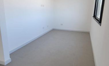 DUPLEX DE 4 AMBIENTES A ESTRENAR CON COCHERA Y TERRAZA EN PLANTA ALTA EN VENTA. CARAPACHAY