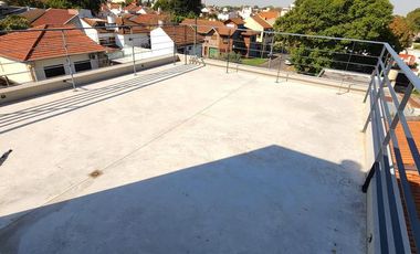 DUPLEX DE 4 AMBIENTES A ESTRENAR CON COCHERA Y TERRAZA EN PLANTA ALTA EN VENTA. CARAPACHAY