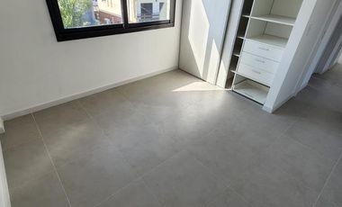 DUPLEX DE 4 AMBIENTES A ESTRENAR CON COCHERA Y TERRAZA EN PLANTA ALTA EN VENTA. CARAPACHAY