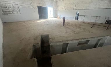 EN ALQUILER GALPON CON ENTRADA SOBRE CALLE PUBLICA RUTA 38. REF: 1894 A