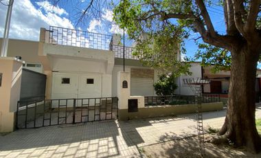 AQUILER DE CASA 5 DORMIS. - CIPOLLETTI - RIO NEGRO