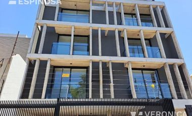 Departamento de dos ambientes en alquiler, Morón. Con cochera.