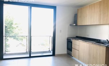 Departamento de dos ambientes en alquiler, Morón. Con cochera.