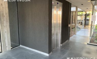 Departamento de dos ambientes en alquiler, Morón. Con cochera.