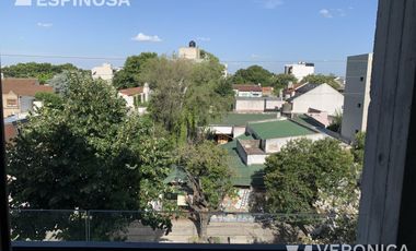 Departamento de dos ambientes en alquiler, Morón. Con cochera.