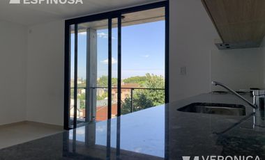 Departamento de dos ambientes en alquiler, Morón. Con cochera.