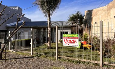 Complejo en Pueblo Liebig con piscina