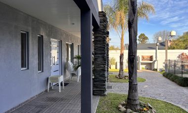 Complejo en Pueblo Liebig con piscina