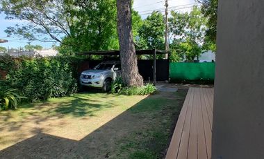 Casa  venta Villa Elisa 2 dormitorios cocheras parque asfalto servicios