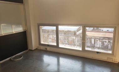 Alquiler de oficina de 140 m2 en Beccar