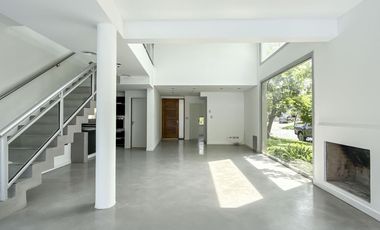 Casa en Alquiler en Barrio Los Sauces, Nordelta,  3 dor, play, 4 baños, impec, con pileta.