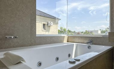 Casa en Alquiler en Barrio Los Sauces, Nordelta,  3 dor, play, 4 baños, impec, con pileta.