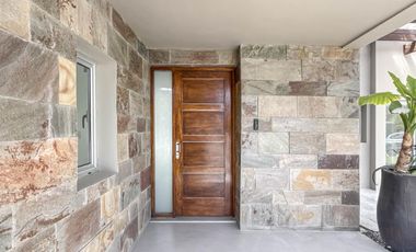 Casa en Alquiler en Barrio Los Sauces, Nordelta,  3 dor, play, 4 baños, impec, con pileta.