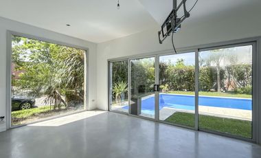 Casa en Alquiler en Barrio Los Sauces, Nordelta,  3 dor, play, 4 baños, impec, con pileta.