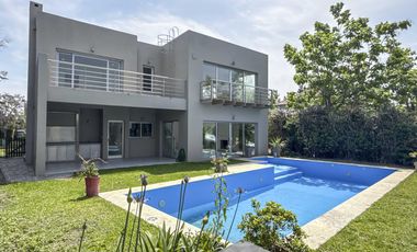 Casa en Alquiler en Barrio Los Sauces, Nordelta,  3 dor, play, 4 baños, impec, con pileta.