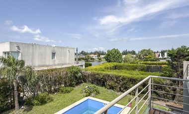 Casa en Alquiler en Barrio Los Sauces, Nordelta,  3 dor, play, 4 baños, impec, con pileta.